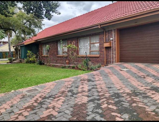 3 BEDROOM HOUSE FOR SALE IN PRETORIA GARDENS